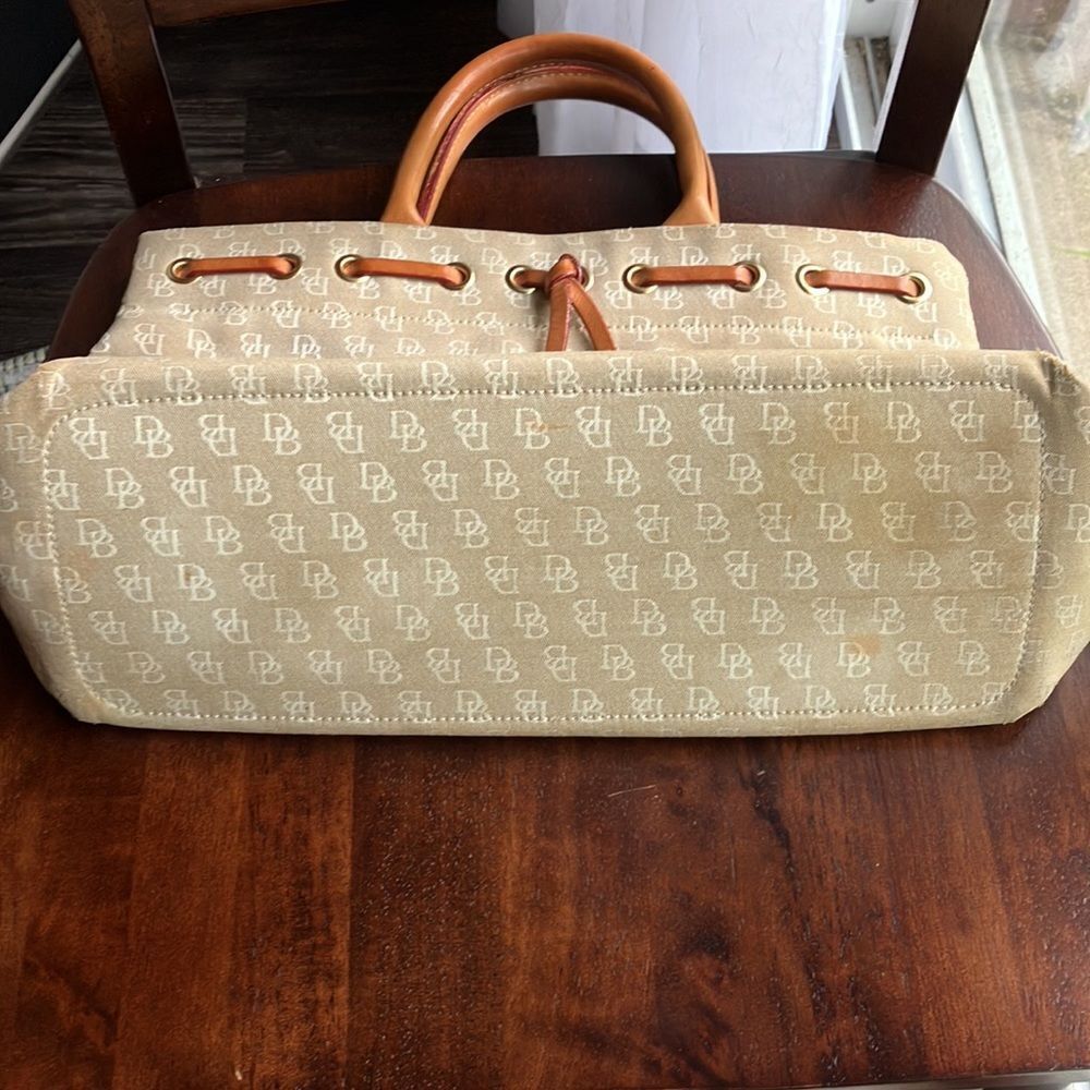 Vintage 1990s Dooney and Bourke Tan Brown Tassel Tote Monogram Purse - Picture 4 of 11